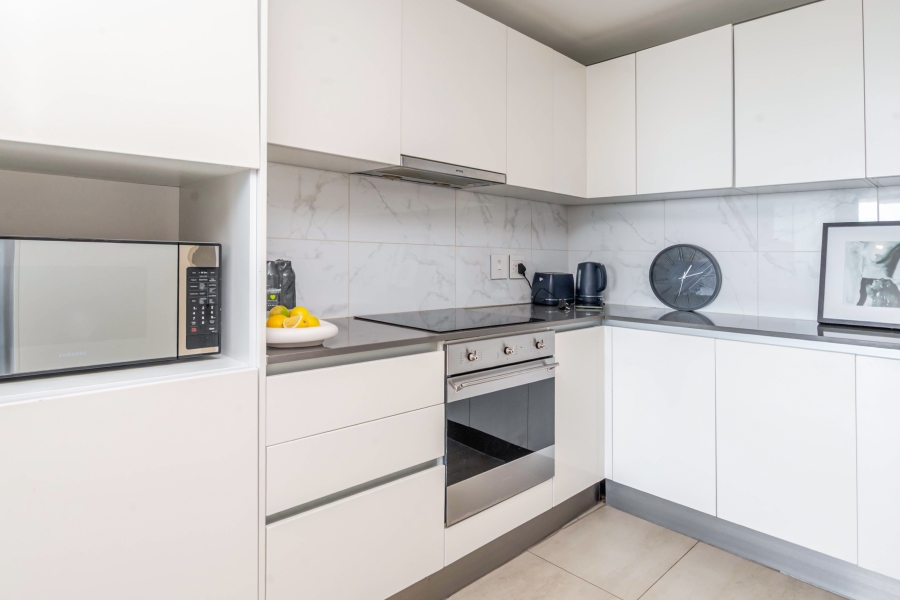 To Let 2 Bedroom Property for Rent in Green Point Western Cape